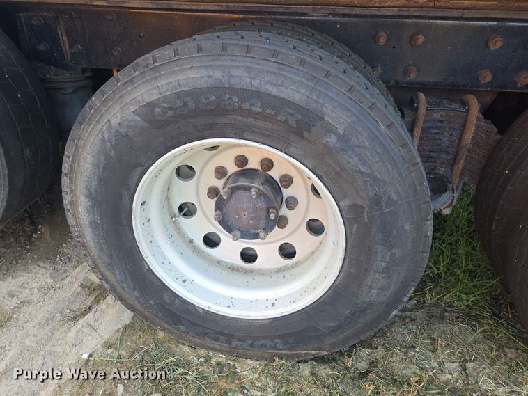 image for item YA0686 2005 Mack Granite CV713 dump truck