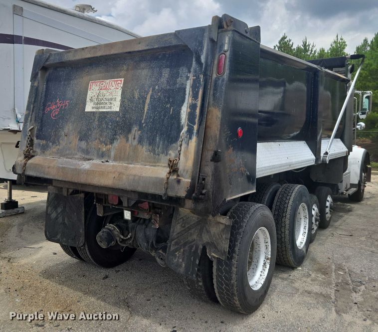 image for item YA0687 2009 Peterbilt 365 dump truck