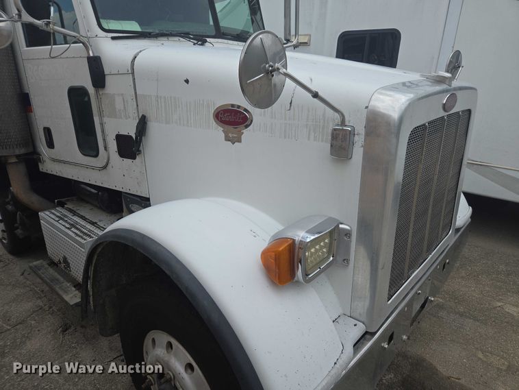 image for item YA0687 2009 Peterbilt 365 dump truck