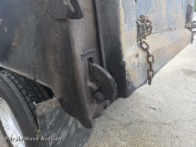 image for item YA0687 2009 Peterbilt 365 dump truck