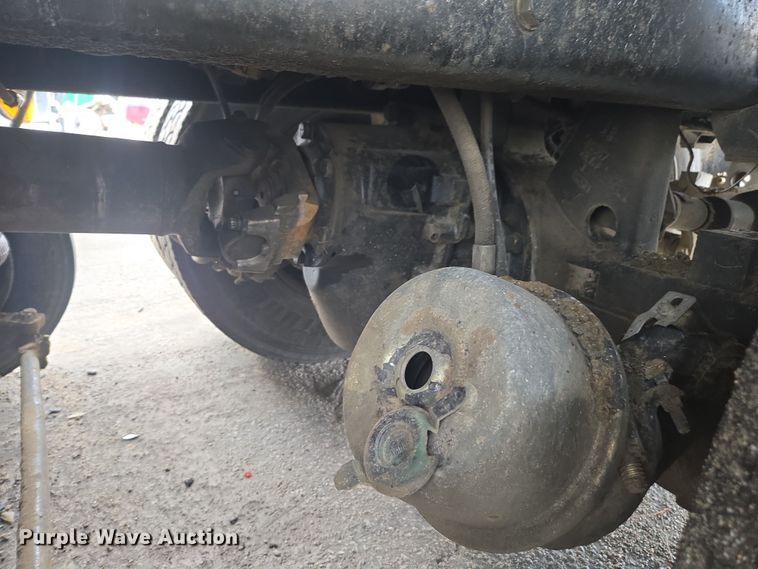 image for item YA0687 2009 Peterbilt 365 dump truck