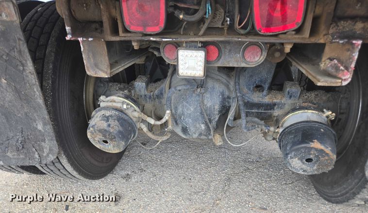 image for item YA0687 2009 Peterbilt 365 dump truck