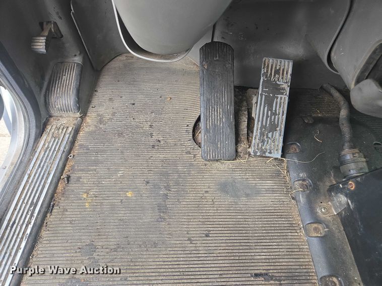 image for item YA0687 2009 Peterbilt 365 dump truck