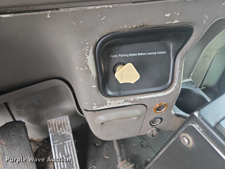 image for item YA0687 2009 Peterbilt 365 dump truck