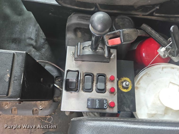 image for item YA0687 2009 Peterbilt 365 dump truck