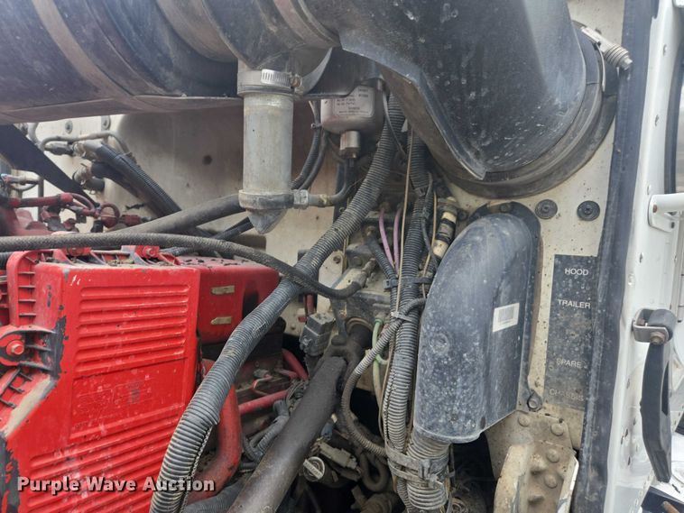 image for item YA0687 2009 Peterbilt 365 dump truck