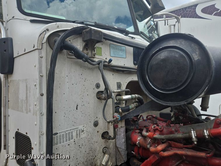 image for item YA0687 2009 Peterbilt 365 dump truck