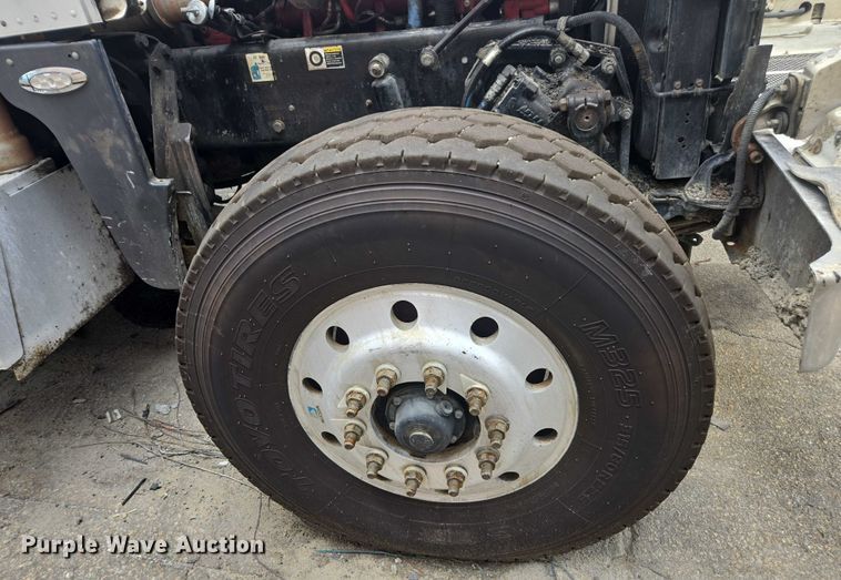 image for item YA0687 2009 Peterbilt 365 dump truck