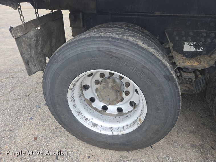 image for item YA0687 2009 Peterbilt 365 dump truck