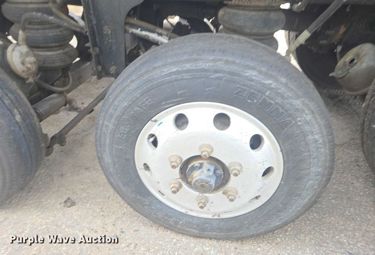 image for item YA0687 2009 Peterbilt 365 dump truck