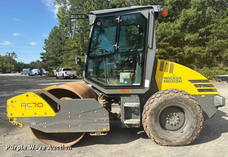 image for item YA0749 2021 Wacker Neuson RC70 single drum vibratory roller