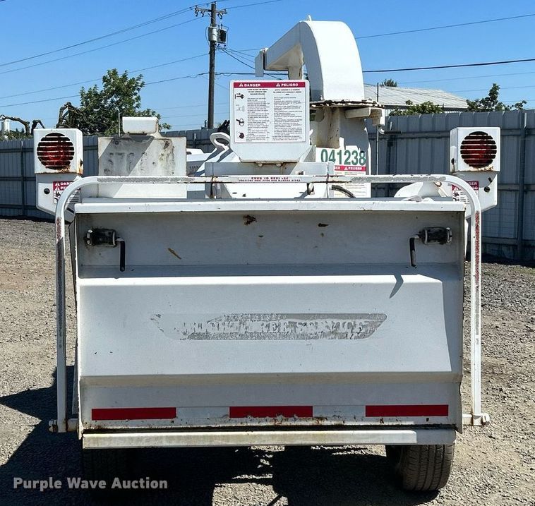 image for item YA0766 2012 Bandit industries 200XP wood chipper
