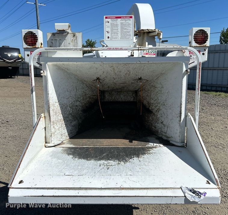 image for item YA0766 2012 Bandit industries 200XP wood chipper