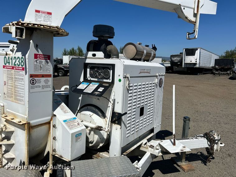 image for item YA0766 2012 Bandit industries 200XP wood chipper