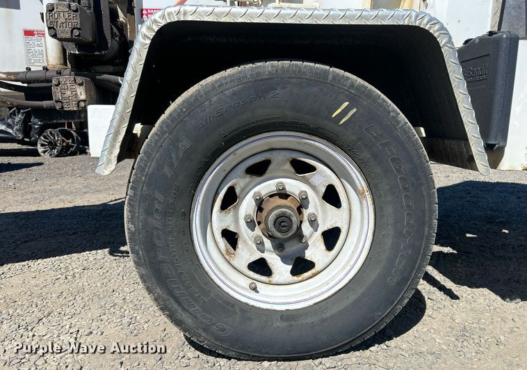 image for item YA0766 2012 Bandit industries 200XP wood chipper