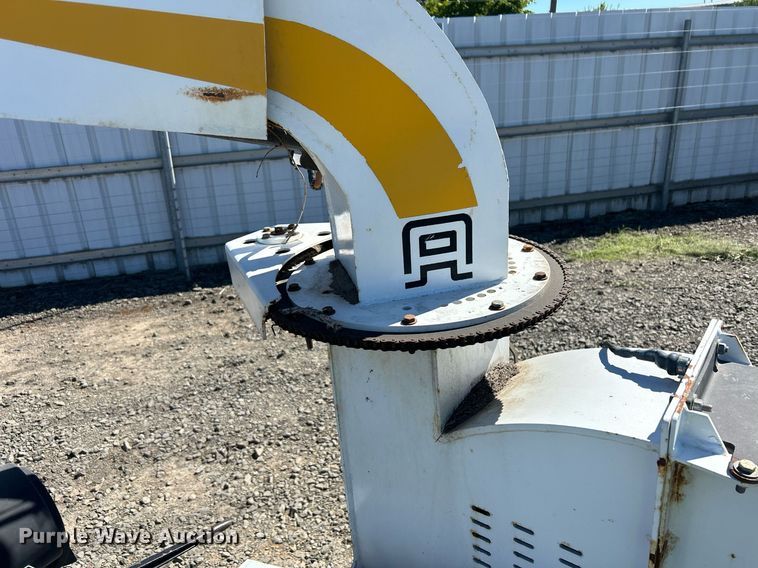 image for item YA0767 2015 Altec DC1317 wood chipper