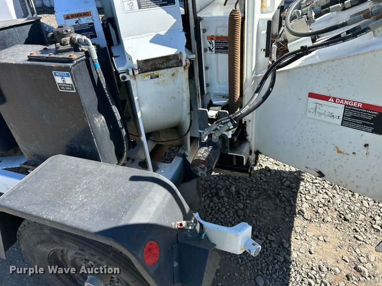 image for item YA0767 2015 Altec DC1317 wood chipper