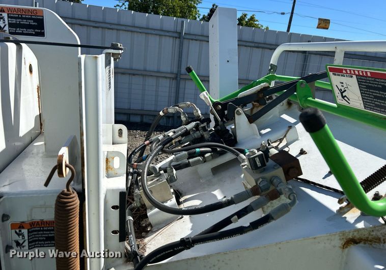 image for item YA0767 2015 Altec DC1317 wood chipper