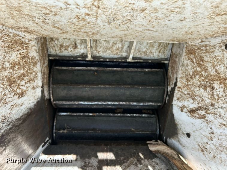 image for item YA0767 2015 Altec DC1317 wood chipper