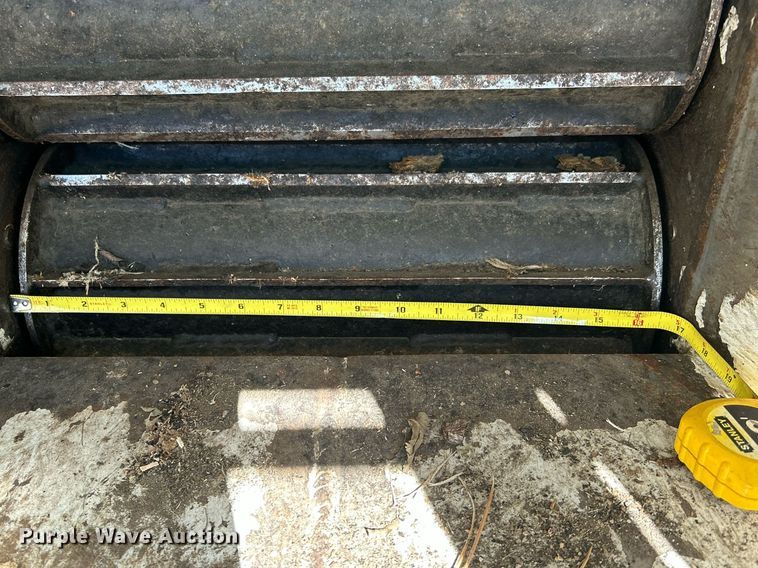 image for item YA0767 2015 Altec DC1317 wood chipper