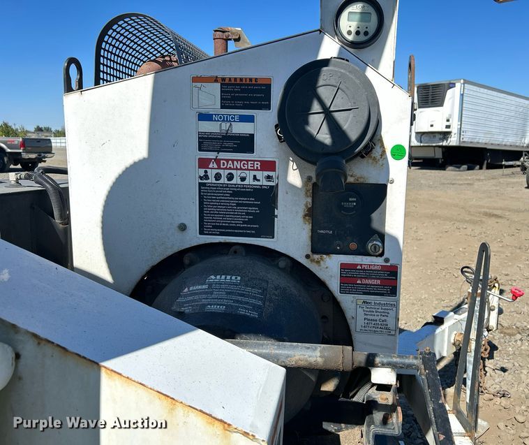 image for item YA0767 2015 Altec DC1317 wood chipper