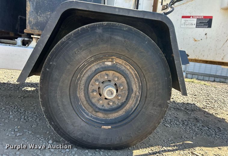 image for item YA0767 2015 Altec DC1317 wood chipper