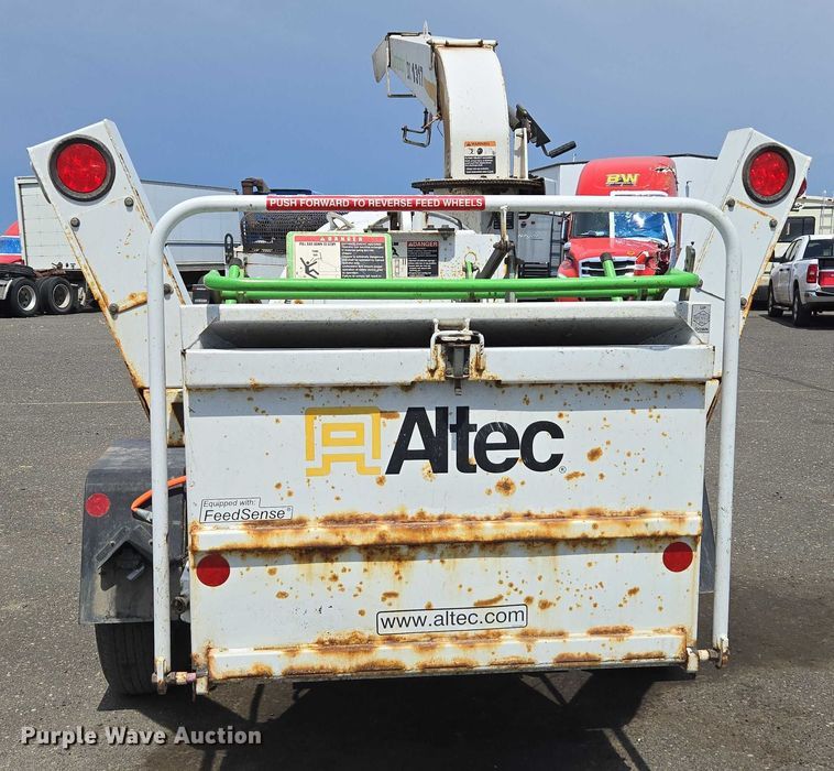 image for item YA0796 2015 Altec DC 1317 wood chipper