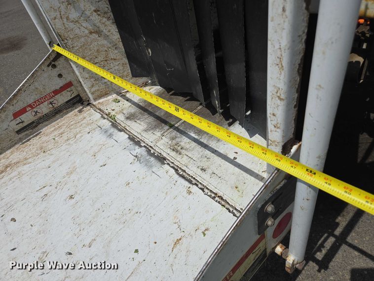 image for item YA0796 2015 Altec DC 1317 wood chipper