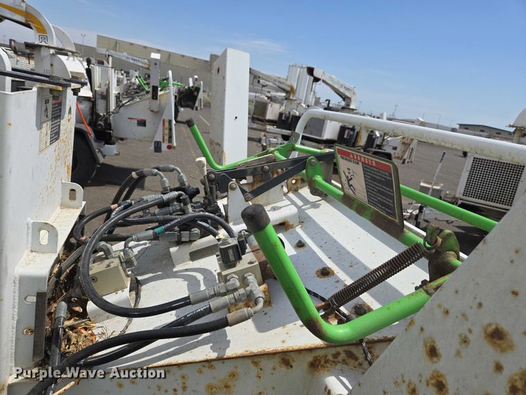 image for item YA0796 2015 Altec DC 1317 wood chipper