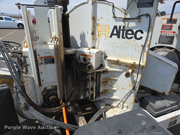 image for item YA0796 2015 Altec DC 1317 wood chipper