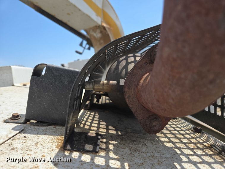 image for item YA0796 2015 Altec DC 1317 wood chipper