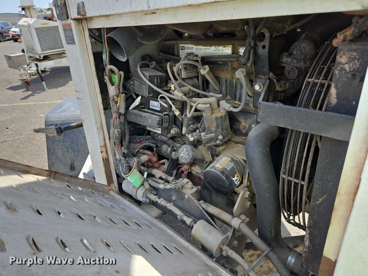 image for item YA0796 2015 Altec DC 1317 wood chipper