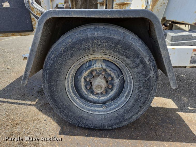 image for item YA0796 2015 Altec DC 1317 wood chipper