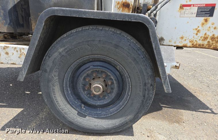 image for item YA0796 2015 Altec DC 1317 wood chipper