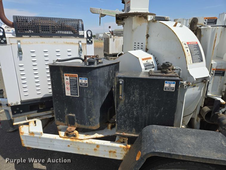 image for item YA0798 2017 Altec DC 1317 wood chipper