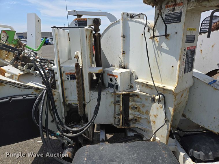 image for item YA0798 2017 Altec DC 1317 wood chipper