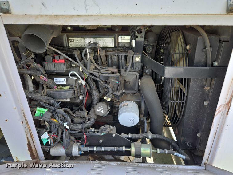 image for item YA0798 2017 Altec DC 1317 wood chipper