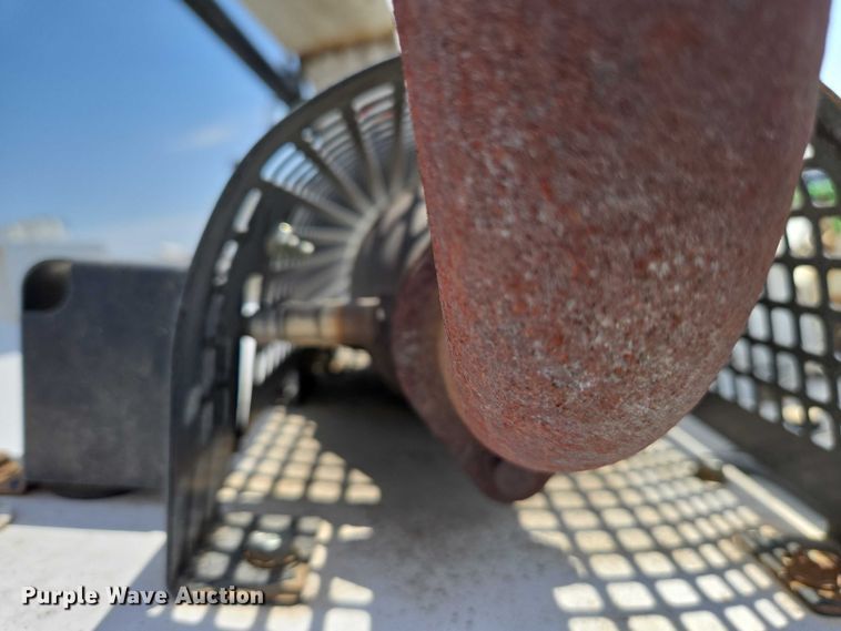 image for item YA0798 2017 Altec DC 1317 wood chipper