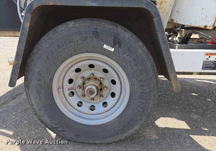 image for item YA0798 2017 Altec DC 1317 wood chipper