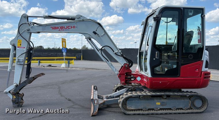 image for item YA0952 2019 Takeuchi TB240  mini excavator