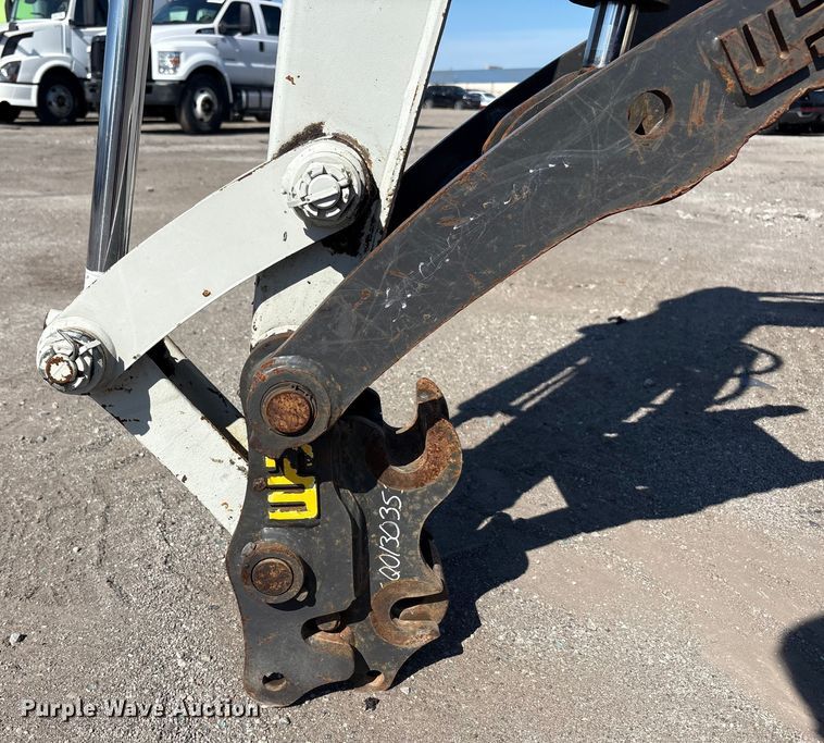 image for item YA0952 2019 Takeuchi TB240  mini excavator