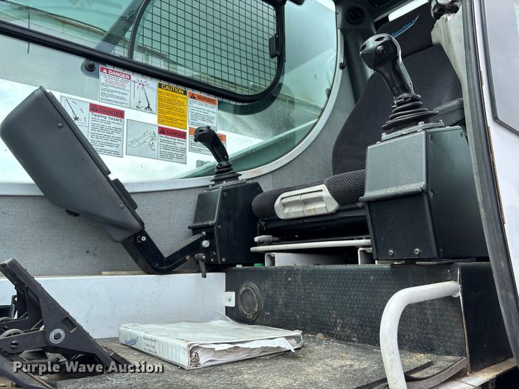 image for item YA0957 2015 Manitex TC450-142 truck mounted crane