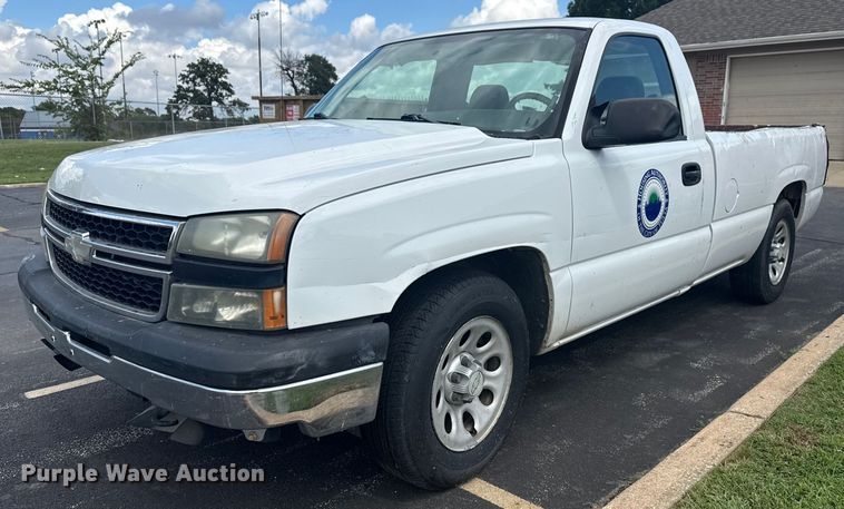 image for item DJ7779 2006 Chevrolet Silverado 1500 pickup truck