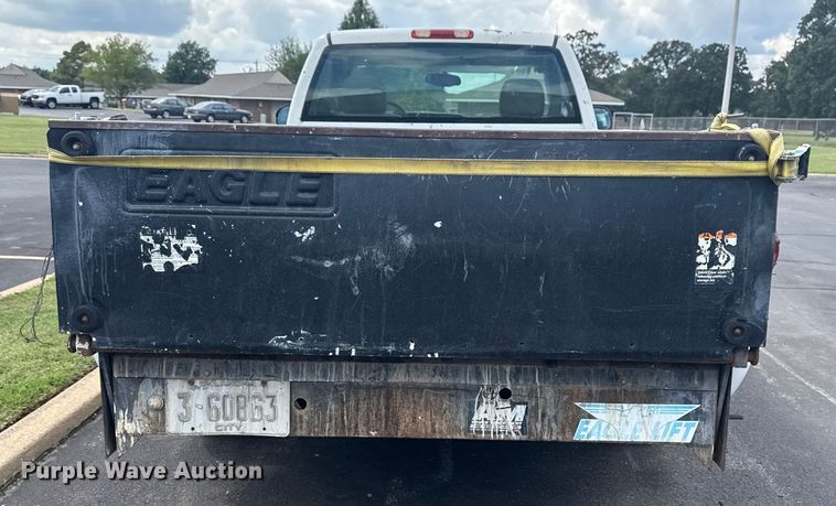 image for item DJ7779 2006 Chevrolet Silverado 1500 pickup truck