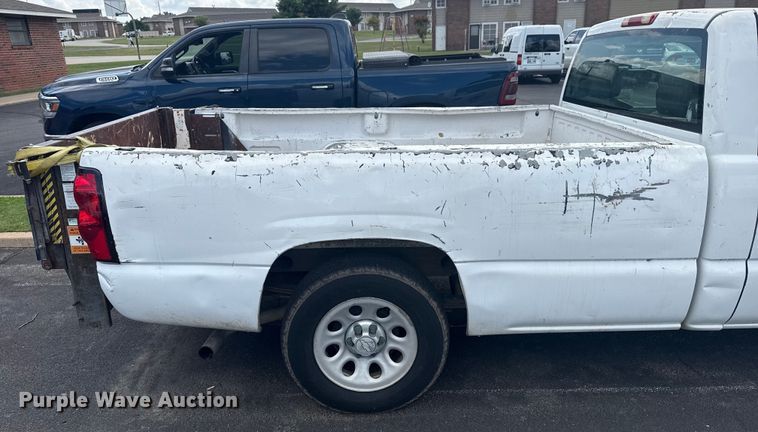 image for item DJ7779 2006 Chevrolet Silverado 1500 pickup truck