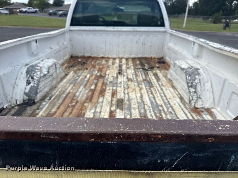 image for item DJ7779 2006 Chevrolet Silverado 1500 pickup truck