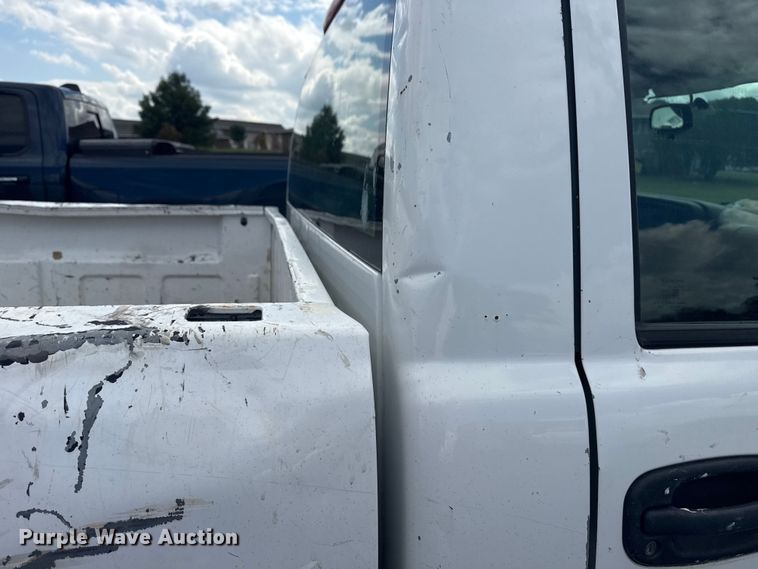 image for item DJ7779 2006 Chevrolet Silverado 1500 pickup truck