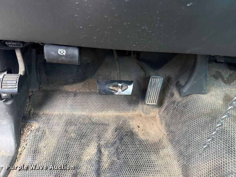 image for item DJ7779 2006 Chevrolet Silverado 1500 pickup truck