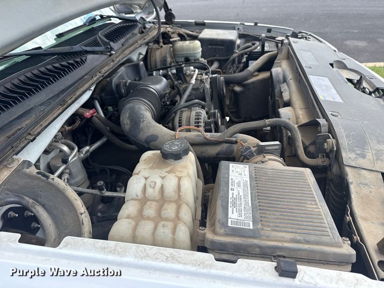 image for item DJ7779 2006 Chevrolet Silverado 1500 pickup truck