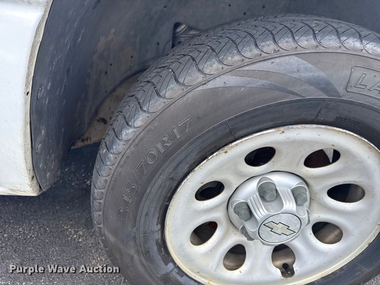 image for item DJ7779 2006 Chevrolet Silverado 1500 pickup truck